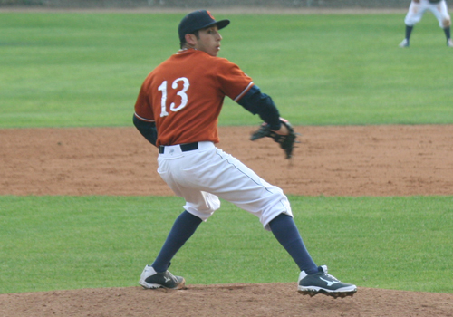 Sophomore Jayson De La Pena threw 3.1 innings of scoreless relief on Tuesday afternoon, giving up no runs and one hit, while striking out three.