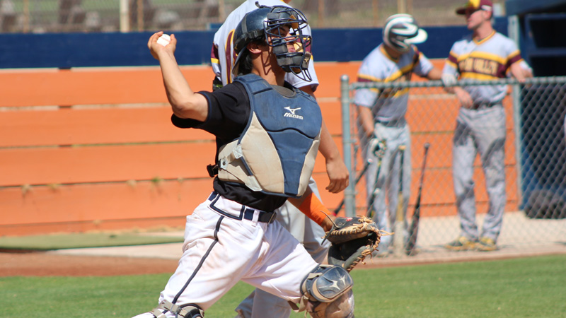 Sophomore Jordan Achay went 2 for 4 with an RBI. Photo By: Mykenna De Avila