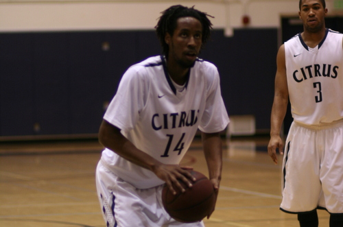 Freshman Steven Polee Jr. had 13 points for the Owls in their win over LA Valley. Photo By: Ariana Cordero