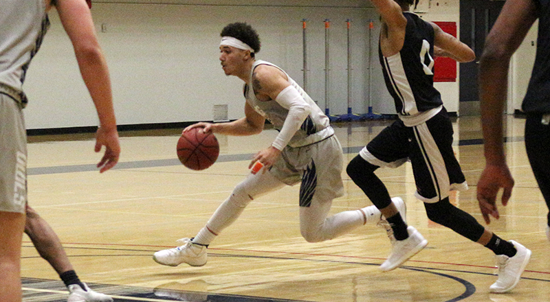 Freshman Johnny Knox had nine points and an assist off the bench for the Owls in their win at Glendale. Photo By: Brianna Jara