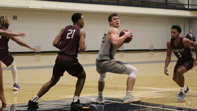 Hayden Dykstra was one of six Owls who scored in double figures and grabbed a career-high nine rebounds.