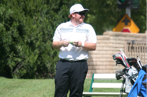 Citrus College sophomore golfer Shane Favinger accepted a scholarship to continue playing golf at Holy Names University in the Fall.