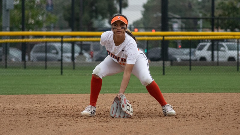 Jillian Walker was one of three Owls to grab a hit in the game with LA Mission. Photo by Jacob Bramley