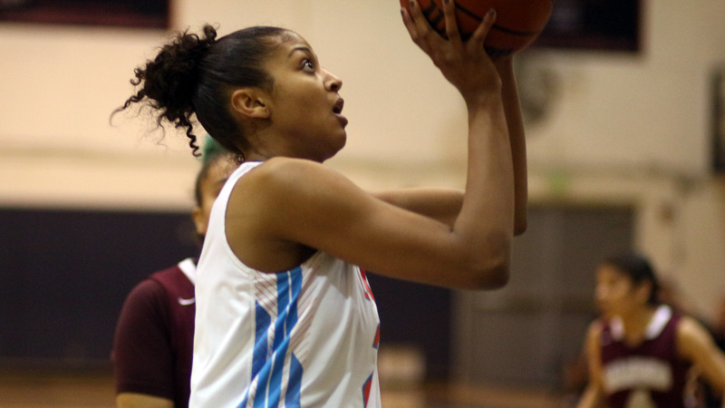 Sophomore Maris Brown. Photo By: Mykenna De Avila