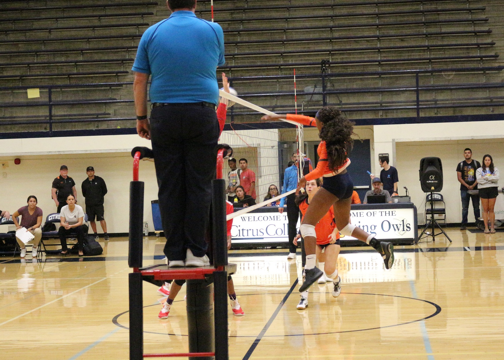 Nia Nix hammers a cross court shot on Thursday. Image: Richard Miranda, VI